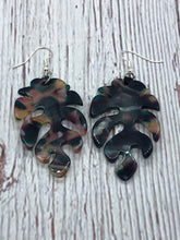 Load image into Gallery viewer, Palm Leave Earrings
